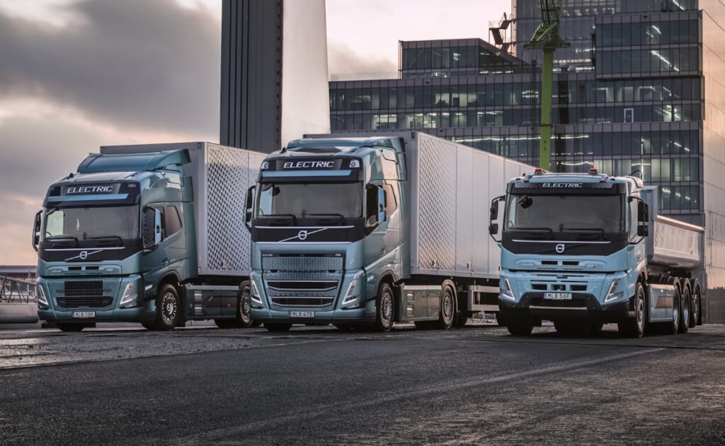 (L – R): Volvo FM, FH, and FMX fully-electric heavy-duty trucks. (L – R): Volvo FM, FH, and FMX fully-electric heavy-duty trucks.