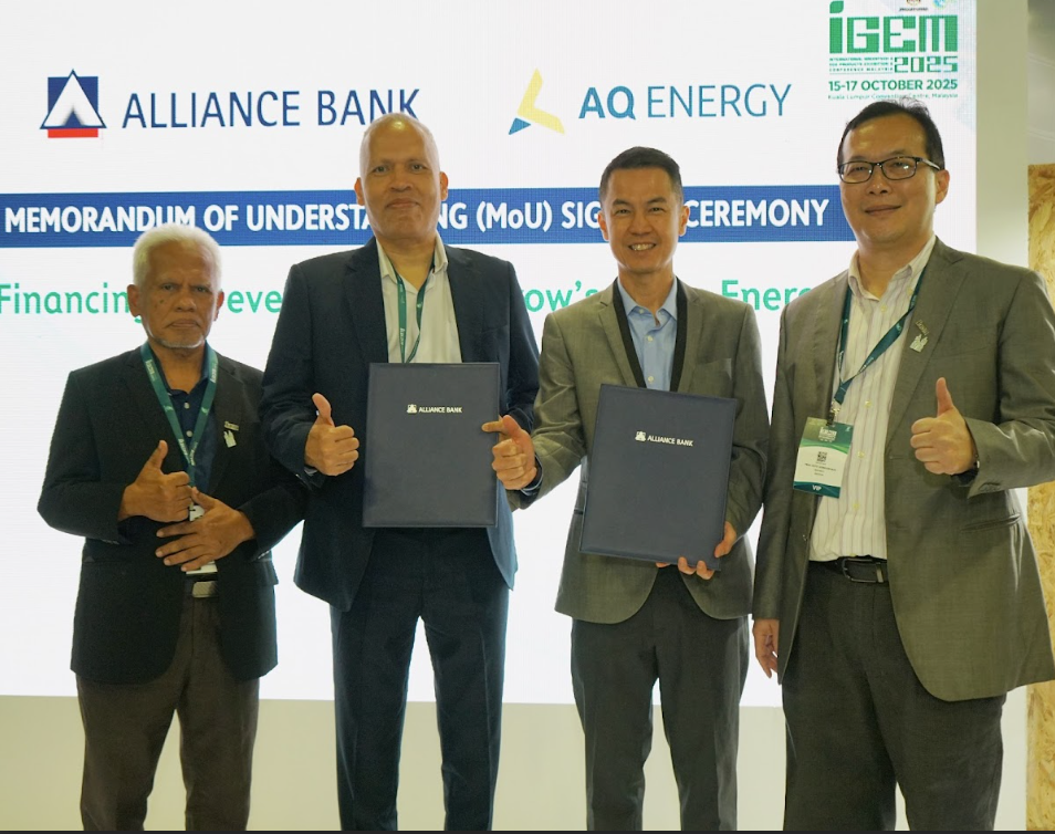DARI kiri, Board Member MGTC, Ismail Mohd Amin, Ketua Pegawai Eksekutif AQ Energy, Hatim Salleh, Ketua Pegawai Kelestarian Alliance Bank Malaysia Berhad, Roy Heong dan Board Member MGTC, Datuk Leong Kin Mun.